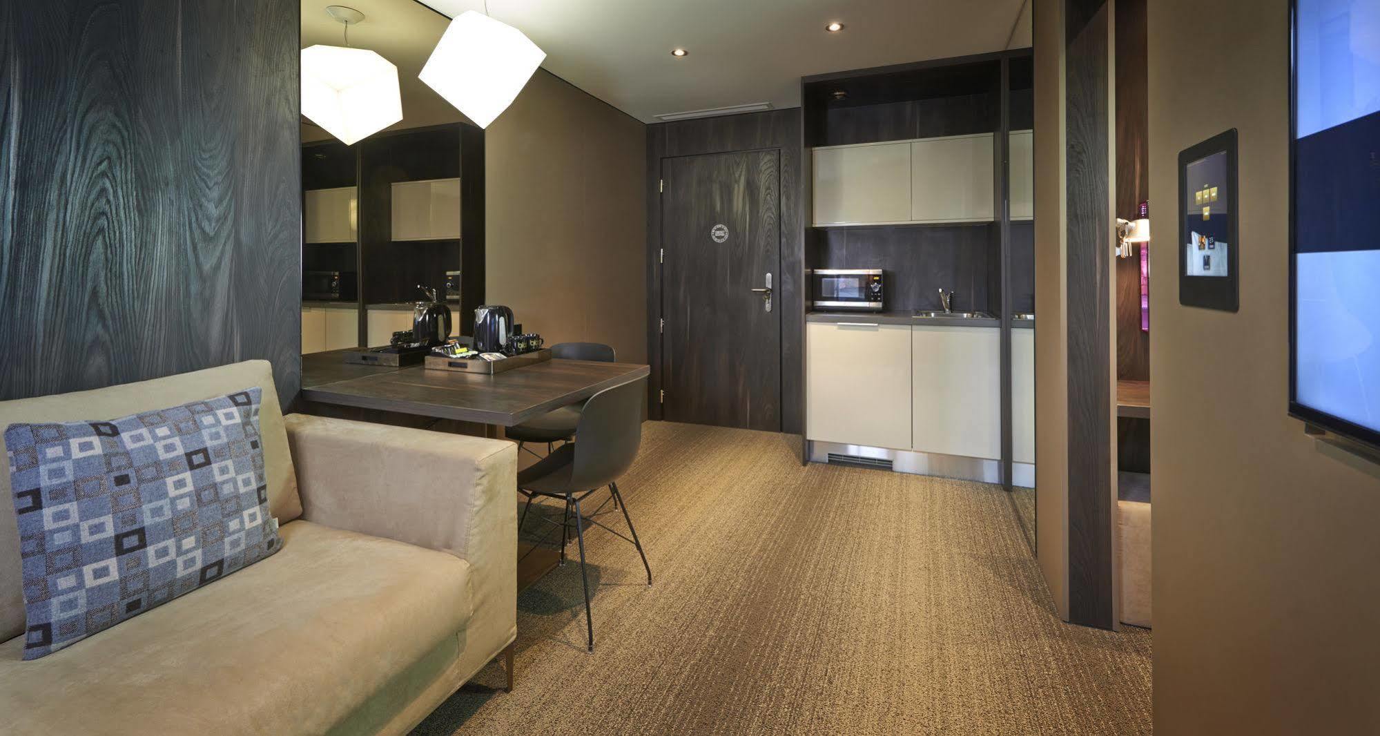 Bloc Hotel Birmingham Bagian luar foto